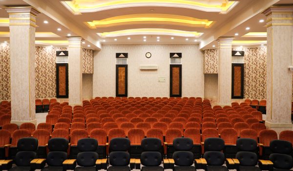 نکات قابل توج هدر چیدمان سالن‌های همایش