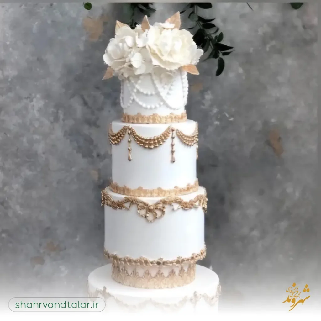 تزئین کیک  عروسی طلایی