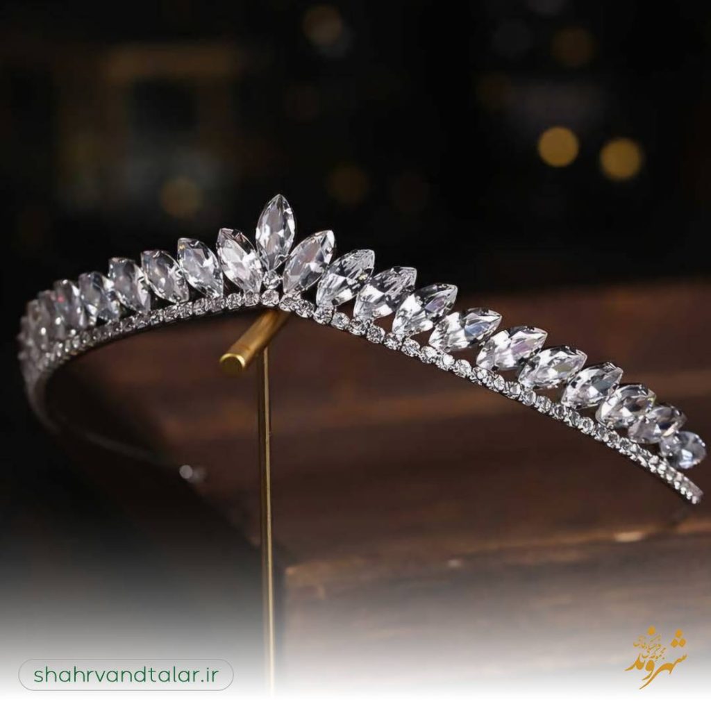 تاج عروس درسبک مینیمال