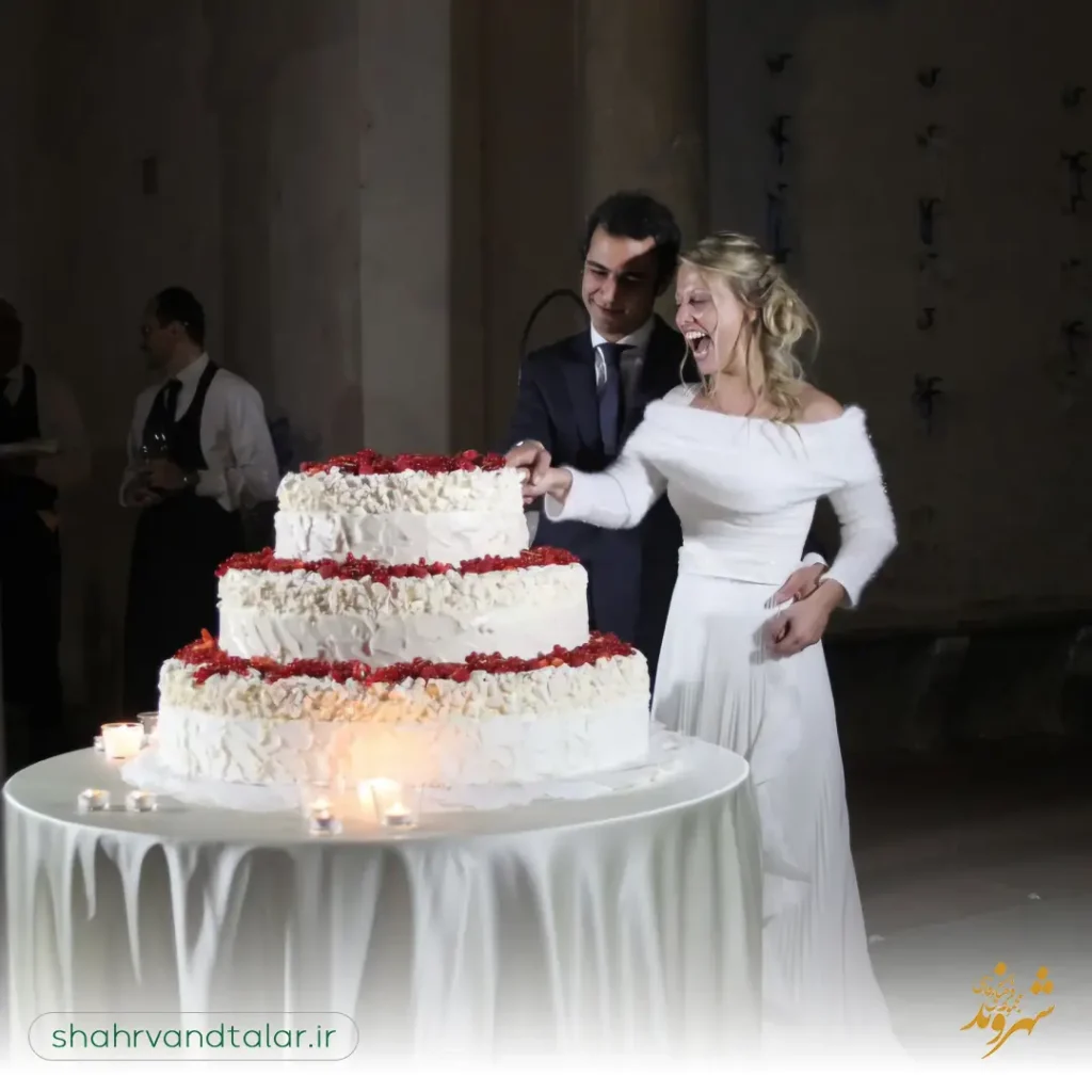 کیک میوه عروس