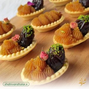 تزئین حلوا با مواد خوراکی طبیعی